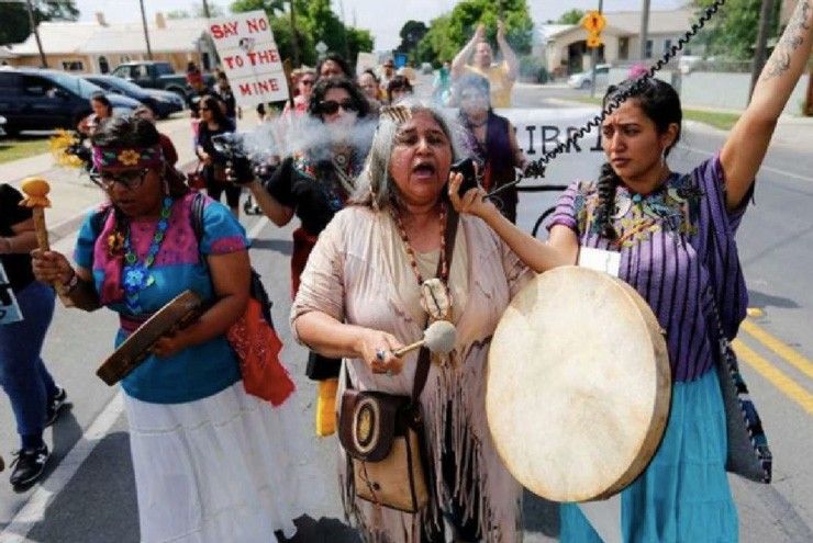 A photo of queer indigenous activist Eydka Chilomé.