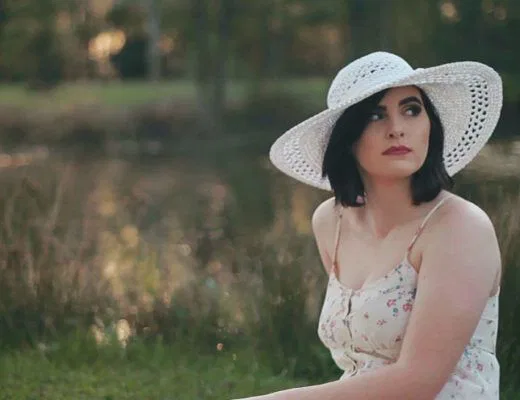 A photo of bisexuality writer Autumn Rendall.