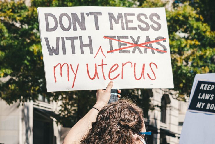 A photo of protests surrounding the Supreme Court overturning Roe v. Wade